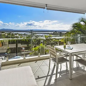 https://the-outlook.queenslandhotels.net